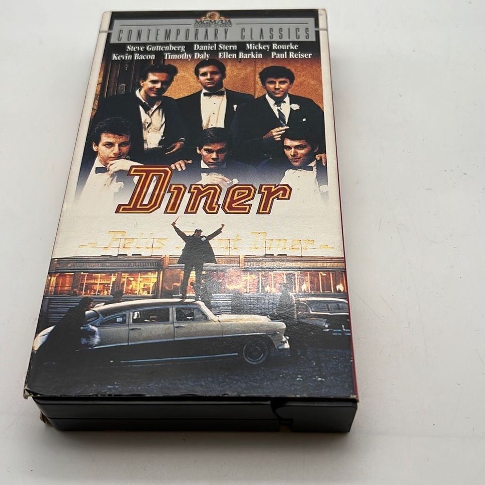 Diner VHS 1982, 1987 MGM Release Kevin Bacon‎
